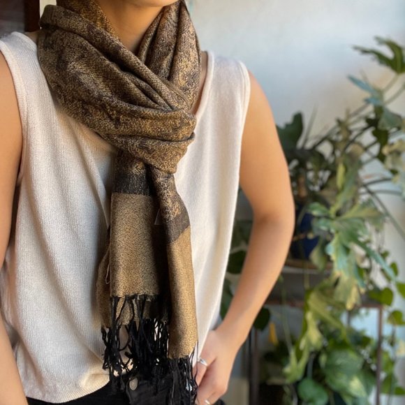 🏷 Sold | Light Brown+Black Woven Scarf - Picture 5 of 7